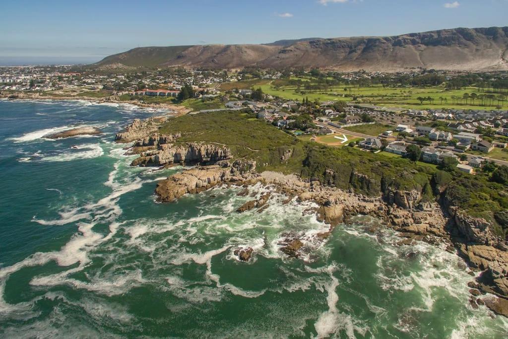 Wild Waters At Kraal Rock On The Cliffs In Hermanus Villa Bagian luar foto